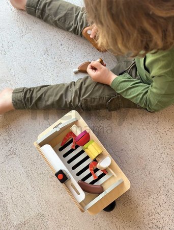 Drevený gril Barbeque Play set Tender Leaf Toys s kuriatkom na grilovanie a zeleninou
