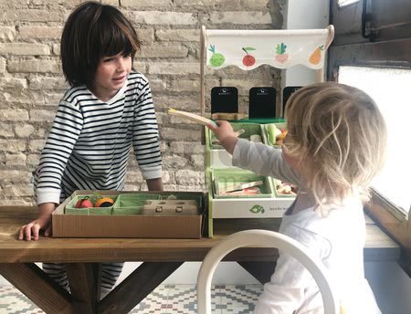 Drevený obchod Farmer's Market Stall Tender Leaf Toys 15-dielna súprava s ovocím a zeleninou