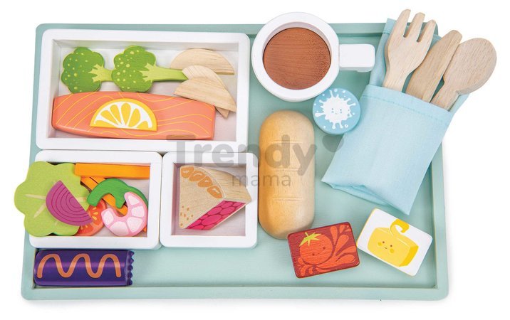 Drevený podnos s občerstvením do lietadla Airline Meal Tray Tender Leaf Toys 3 druhy jedál s príborom a cestovný pas