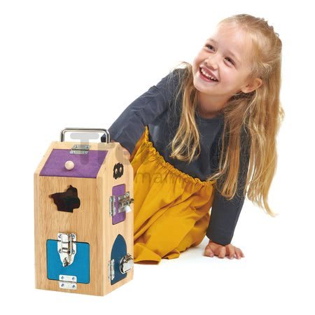 Drevený domček so strašidlami Monster Lock Box Tender Leaf Toys 8 dverí s 8 rôznymi zámkami a 2 strašidlá