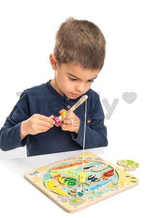 Drevený magnetický rybár Pond Dipping Tender Leaf Toys s udicou a 8 magnetických zvierat pri rybníku