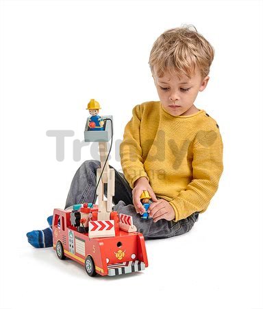 Drevené hasičské auto Fire Engine Tender Leaf Toys s funkčnou plošinou a 4 hasiči s doplnkami