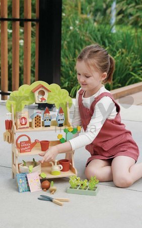Drevené záhradkárstvo Garden Centre Tender Leaf Toys s vtáčou búdkou náradím a kvetináčmi