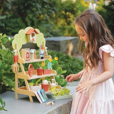 Drevené záhradkárstvo Garden Centre Tender Leaf Toys s vtáčou búdkou náradím a kvetináčmi