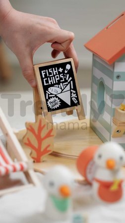 Drevený stánok s občerstvením na pláži Sandy´s Beach Hut Tender Leaf Toys s lehátkom a 3 figúrky čajok