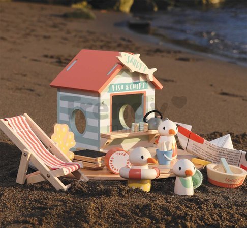 Drevený stánok s občerstvením na pláži Sandy´s Beach Hut Tender Leaf Toys s lehátkom a 3 figúrky čajok