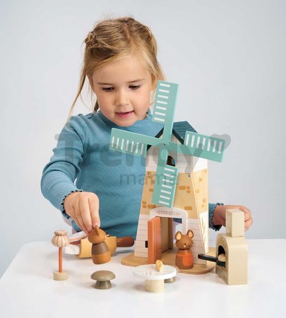 Drevený veterný mlyn Penny Windmill Tender Leaf Toys s pecou na pečenie chleba a 3 figúrky myšiek