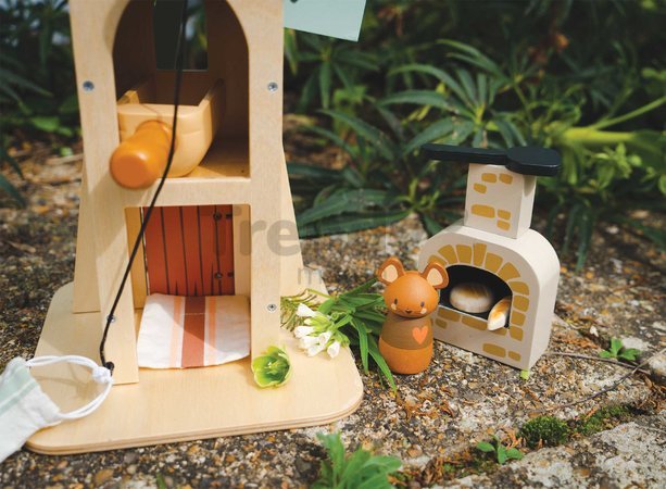 Drevený veterný mlyn Penny Windmill Tender Leaf Toys s pecou na pečenie chleba a 3 figúrky myšiek