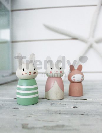 Drevená zajačia rodinka Bunny Tales Tender Leaf Toys otec a mama so zajačikom