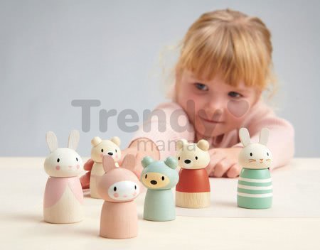 Drevená zajačia rodinka Bunny Tales Tender Leaf Toys otec a mama so zajačikom