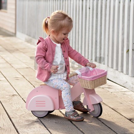 Drevené odrážadlo s prúteným košíkom Scooter with Basket Tender Leaf Toys ružové s gumenými kolesami od 24 mes
