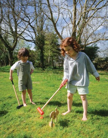 Drevená sada na kroket Woodland Indoor Croquet Set Tender Leaf Toys 2 palice s loptičkami a 6 bránok v tvare zvieratiek v plátenej taške