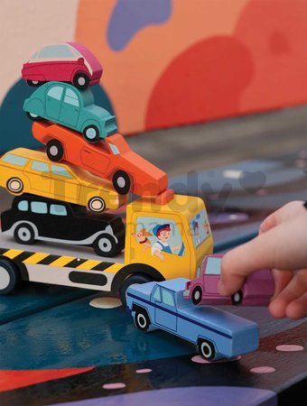 Drevené stohovateľné autíčka Stacking Cars Tender Leaf Toys 7 druhov autíčok pre rozvoj jemnej motoriky od 18 mes