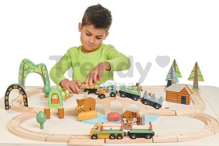 Drevená vláčikodráha v borovicovom lese Wild Pines Train set Tender Leaf Toys s vlakom a autami zvieratká s prírodou