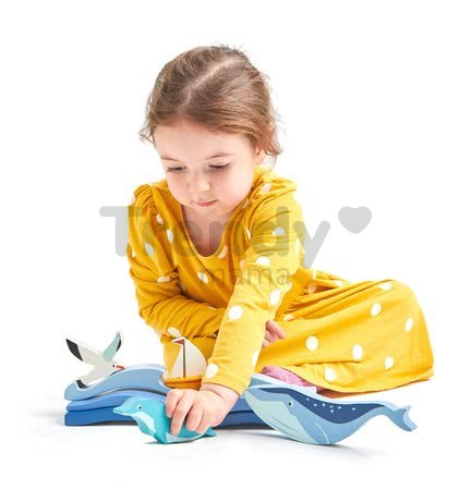 Drevený oceán Blue Water Tender Leaf Toys s troma vlnami a loďkou