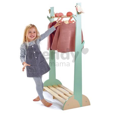 Drevený detský šatník Forest Clothes Rail Tender Leaf Toys s 3 vešiakmi a vtáčikmi