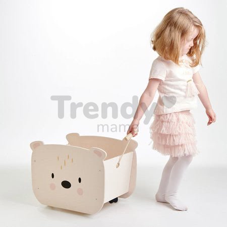 Drevený vozík na ťahanie Pull Along Bear Cart Tender Leaf Toys na 4 kolieskach v tvare medveďa