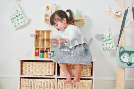 Drevená skrinka so zajačikom Bunny Storage Unit Tender Leaf Toys so 4 odkladacími košmi z úpletu