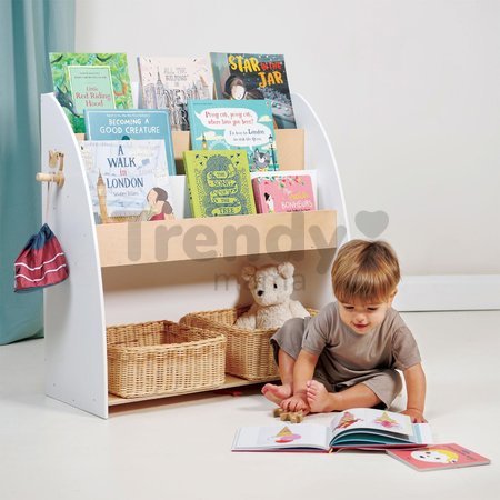 Drevená knižnica s vešiakom Forest Book Case Tender Leaf Toys s troma poličkami