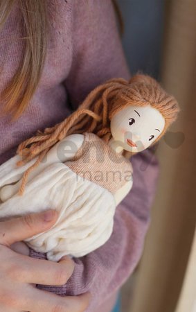 Drevená bábika v šatách Ferne Wooden Doll Tender Leaf Toys s pohyblivými rukami a nohami 25 cm výška