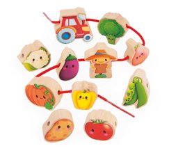 Drevená reťaz prevliekačka Zelenina Vegetable Garden Threading Beads Janod 11 drevených dielikov a 2 šnúrky od 24 mes