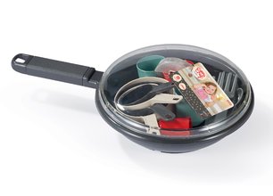 Pánev s jídelní soupravou 100% Chef Écoiffier 32 cm s hrnci talíři příbory šálky 18 dílů od 18 měsíců
