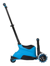Odrážadlo a kolobežka 2v1 trojkolesová s LED kolesami Xtend Scooter Ride-on Blue smarTrike s vodiacou tyčou s nastaviteľnou výškou a úložným priestoro