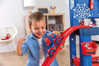Pracovná dielňa s autíčkom Spidey Bricolo Workbench Marvel Smoby so skákajúcou rampou a náradím 90 doplnkov