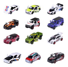 Versenyautó Racing Cars Majorette gyűjtőkártyával 7,5 cm hosszú több fajta