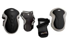 Chrániče pre deti Safety Gear set Black M smarTrike na kolená a zápästie z ergonomického plastu čier