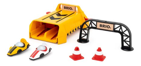 Štartovacia rampa pre autíčka Roll Racing Launcher BRIO žlté a biele pretekárske modely s kužeľmi a cieľom od 3 rokov BRIO5708