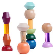 Drevené stohovateľné koráliky Montessori Staple Beads Eichhorn 16 farebných dielikov od 3 rokov EH6053