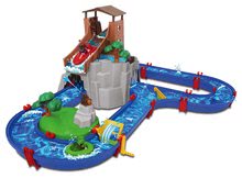 Vodní dráha Adventure Land AquaPlay dobrodružství pod vodopádem a v horské věži a s vodním dělem na ostrově