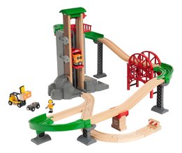 Drevená vláčikodráha s výťahom a skladom Lift&Load Warehouse Set BRIO 32 dielov s mostom vláčikom a figúrkou od 3 rokov BRIO8874