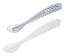 Prvé tréningové lyžičky First Age Silicone Spoons Pebble Cloud Blue Duo Beaba zo silikónu na samostatné jedenie v praktickom obale 2 kusy modro-biele 