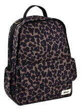 Přebalovací batoh Tokyo Backpack Leopard Beaba s přebalovací podložkou a popruhy ke kočárku s leopardím vzorem