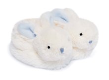 Papučky pre bábätko s hrkálkou Zajačik Lapin Bonbon Doudou et Compagnie modré v darčekovom balení od 0-6 mes DC1309