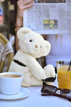 Plyšový crossbody vak medvedík Ivory Bear Bag Doudou et Compagnie s popruhom biely 30 cm od 24 mes DC4378