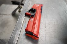 Vodní pistole s manuálním nabíjením vodou SpyraGO Red Spyra s elektronickým indikátorem stavu baterie a dostřelem 8 metrů červená od 8 let