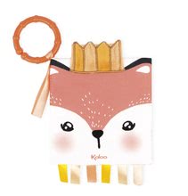 Textilná knižka líška The Angry Fox Activity Book Kaloo s krúžkom pre najmenších od 0 mes
