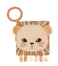 Carte din textil leu The Curious Lion Activity Book Kaloo cu cerc pentru cei mai mici