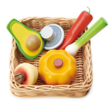 Drevený košík so zeleninou Veggie Basket Tender Leaf Toys s tekvicou avokádom hríbom a cibuľkou 16*16*6 cm TL8290