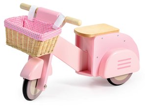 Bicicletă de echilibru din lemn cu coșuleț de nuiele Scooter with Basket Tender Leaf Toys roz cu roți din cauciuc de la 24 luni