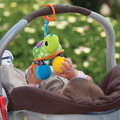 Závesná korytnačka so zrkadlom Turtle Mirror Pal Green Infantino na kočík alebo autosedačku od 0 mes