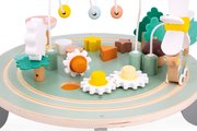 Drevený didaktický stolík Záhrada Garden Activity Table Sweet Cocoon Janod s aktivitami od 12 mes