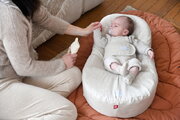 Hniezdo na spanie pre bábätká Cocoonababy® 10° Natural Linen Red Castle s napínacou plachtou béžové od 0-3 mes