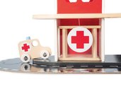Drevená požiarna stanica Fire Station Bolid Janod 4 vozidlá a 2 figúrky od 24 mes J04639
