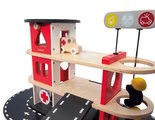 Drevená požiarna stanica Fire Station Bolid Janod 4 vozidlá a 2 figúrky od 24 mes J04639