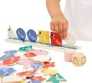 Vzdelávacia hra triedenie Vtáčiky Birds Sorting Shapes Sizes nad Colours Janod 72 drevených vtáčikov od 24 mes J05089