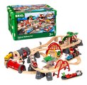 Drevená vláčikodráha Deluxe Railway Set BRIO 87 dielov s kontajnerovou loďou a vláčik so svetlom